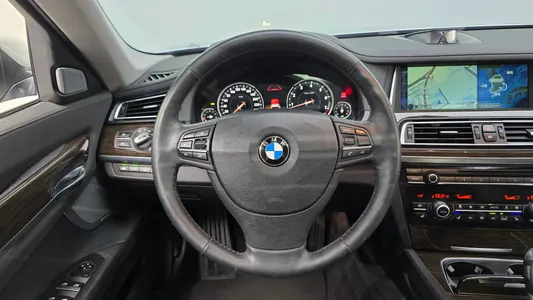 BMW 7 Series (F01) 750Li xDrive 2013 13
