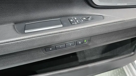 BMW 7 Series (F01) 750Li xDrive 2013 19
