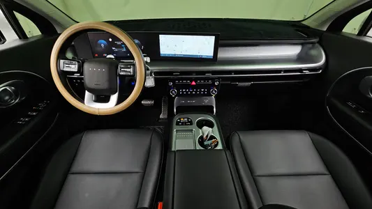 Hyundai 9 AWD 2025 7
