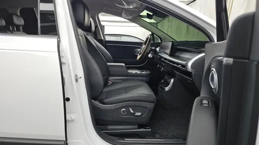 Hyundai 9 AWD 2025 11