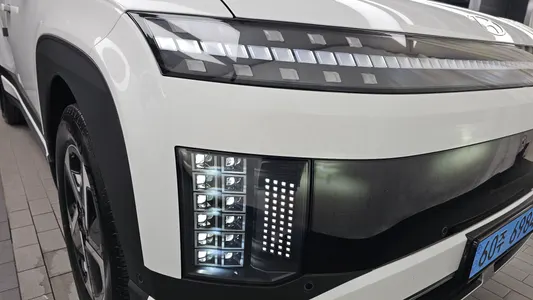 Hyundai 9 AWD 2025 22
