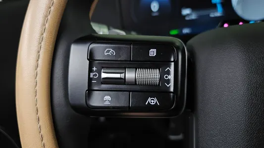 Hyundai 9 AWD 2025 31