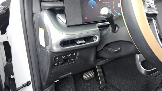 Hyundai 9 AWD 2025 27