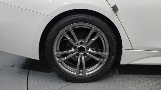 BMW 3 Series (F30) 320d M 2015 5