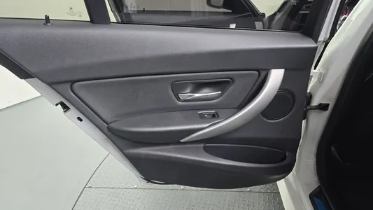 BMW 3 Series (F30) 320d M 2015 25