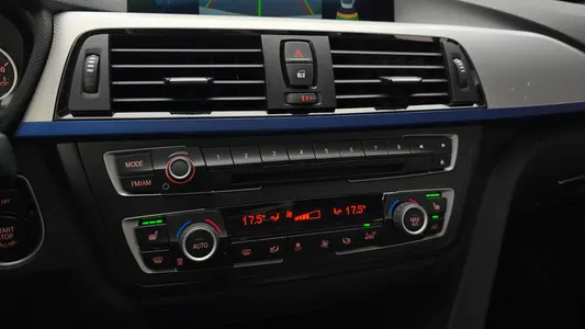 BMW 3 Series (F30) 320d M 2015 28