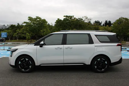 Kia 4 HEV 7 2025 7