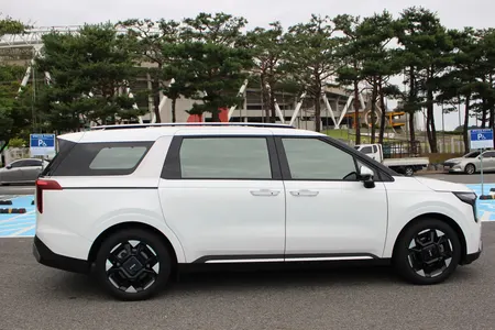 Kia 4 HEV 7 2025 8