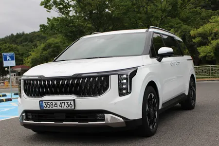 Kia 4 HEV 7 2025