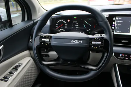Kia 4 HEV 7 2025 14