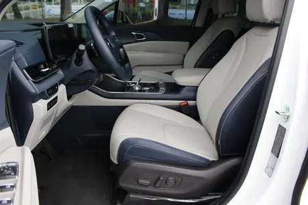 Kia 4 HEV 7 2025 15