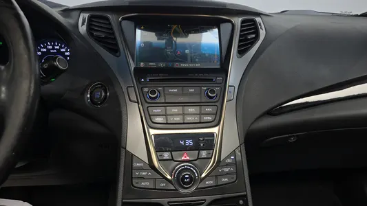 Hyundai Grandeur HG HG240 2013 16