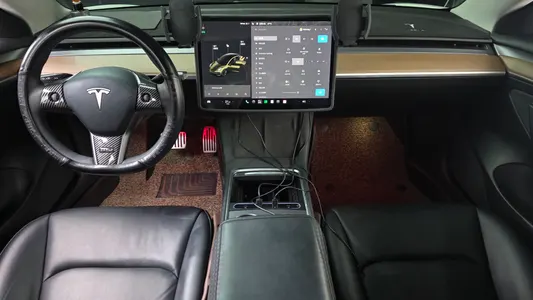Tesla 3 AWD 2022 7