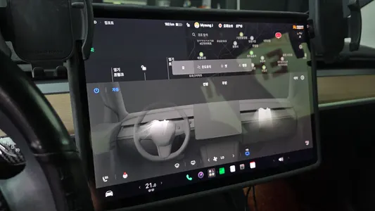 Tesla 3 AWD 2022 13