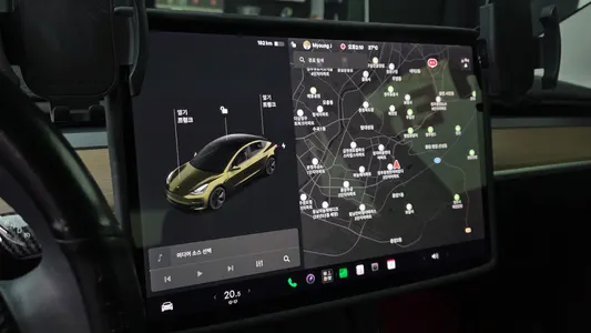 Tesla 3 AWD 2022 14
