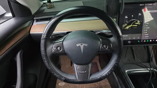 Tesla 3 AWD 2022 15
