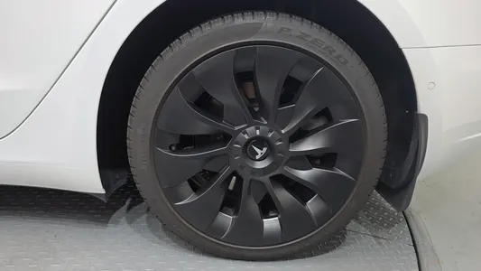 Tesla 3 AWD 2022 21