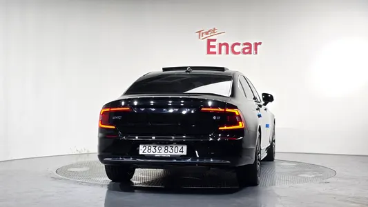 Volvo S90 B5 2023 4