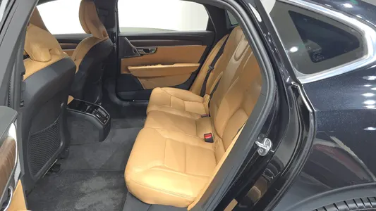 Volvo S90 B5 2023 11