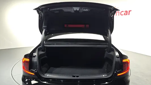Volvo S90 B5 2023 19