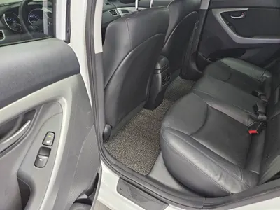 Hyundai 아반떼 1.6 GDi 2013 12