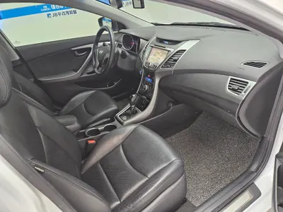 Hyundai 아반떼 1.6 GDi 2013 10