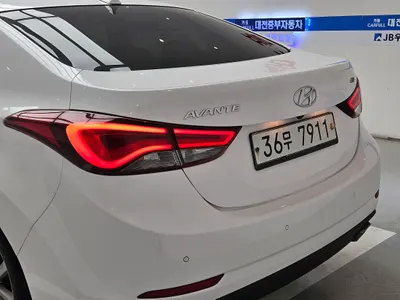 Hyundai 아반떼 1.6 GDi 2013 16