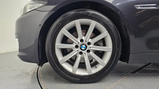 BMW 5 Series (F10) 528i 2014 5