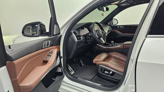 BMW X5 (G05) M50i 2022 9