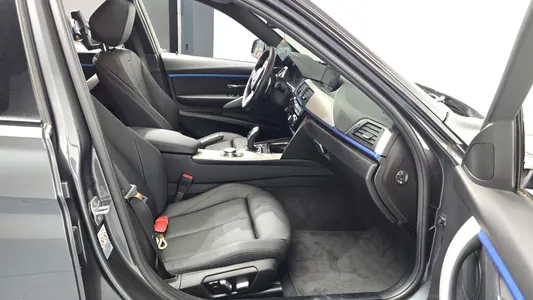 BMW 3 Series (F30) 320i M 2018 26