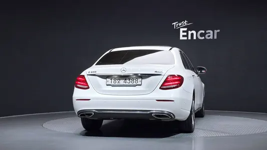 Mercedes-Benz E-Class W213 E300 2018 4
