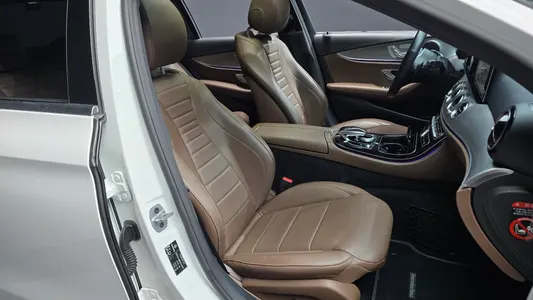Mercedes-Benz E-Class W213 E300 2018 26
