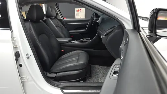 Hyundai (DN8) 2.0 2019 11