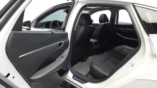 Hyundai (DN8) 2.0 2019 26