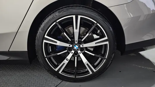 BMW 5 Series (G60) 530i xDrive M 2026 21