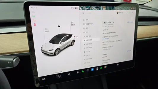 Tesla Y AWD 2021 8