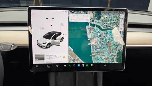Tesla Y AWD 2021 14
