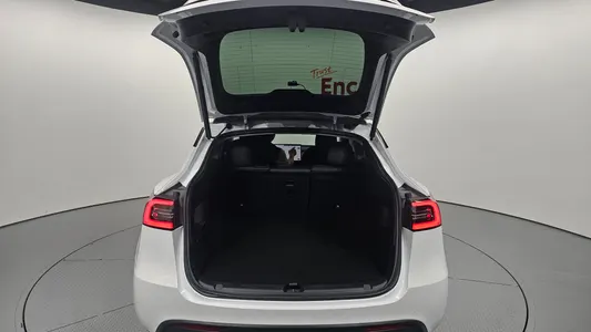Tesla Y AWD 2021 29