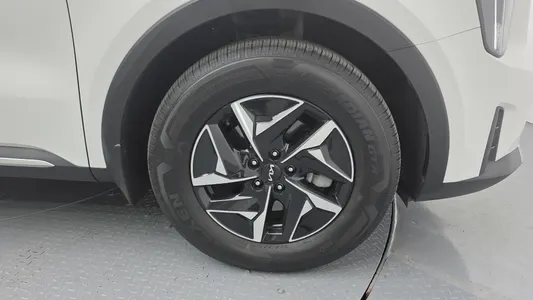 Kia 4 HEV 1.6 4WD 2024 21