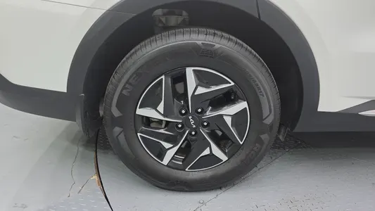 Kia 4 HEV 1.6 4WD 2024 39
