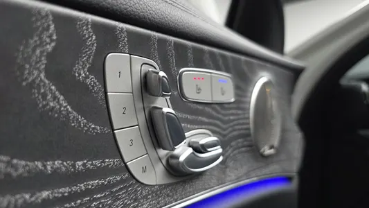 Mercedes-Benz E-Class W213 E350 4MATIC 2022 30