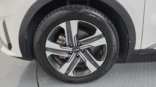 Kia 4 HEV 1.6 2WD 2022 5