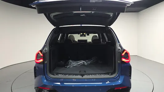 BMW iX3 M 2025 19