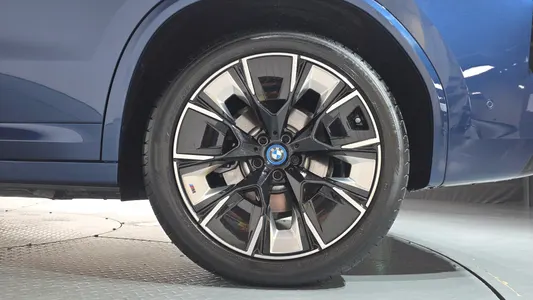 BMW iX3 M 2025 21