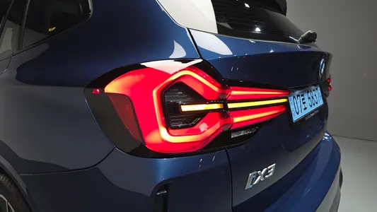BMW iX3 M 2025 23