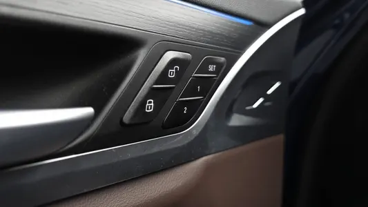BMW iX3 M 2025 30