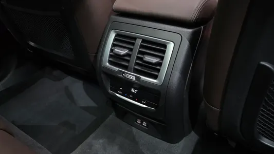 BMW iX3 M 2025 31