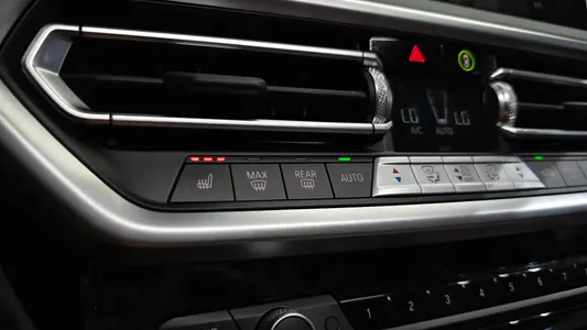 BMW iX3 M 2025 32