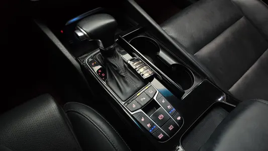 Kia K7 3.0 LPI () 2016 9