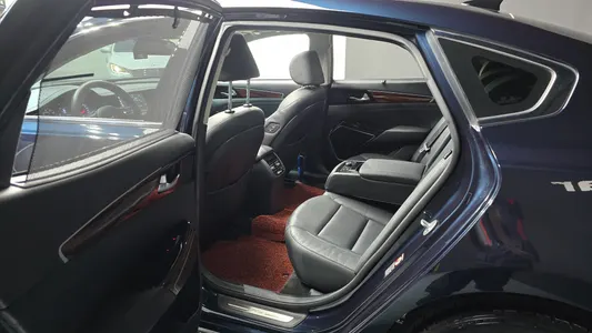 Kia K7 3.0 LPI () 2016 11